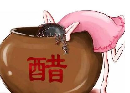 女白领吃醋护肝致胃溃疡 喝醋减肥不当危害大